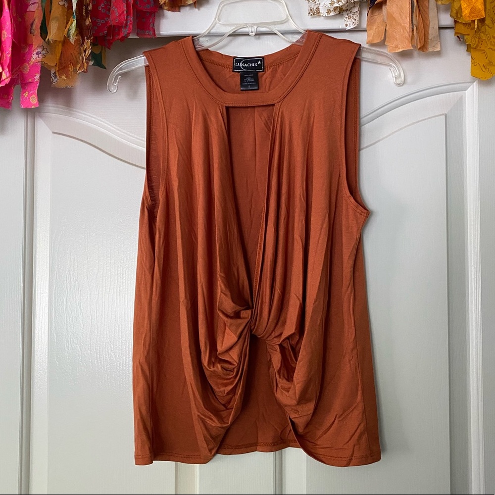 Twist open front top